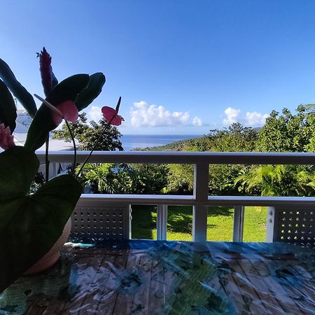 Bungalow With Sea View In Deshaies Extérieur photo