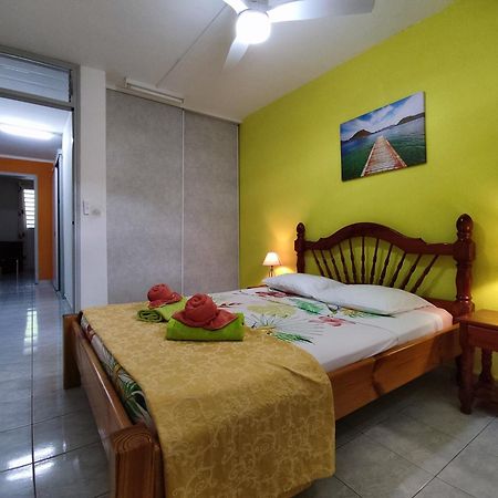 Bungalow With Sea View In Deshaies Extérieur photo